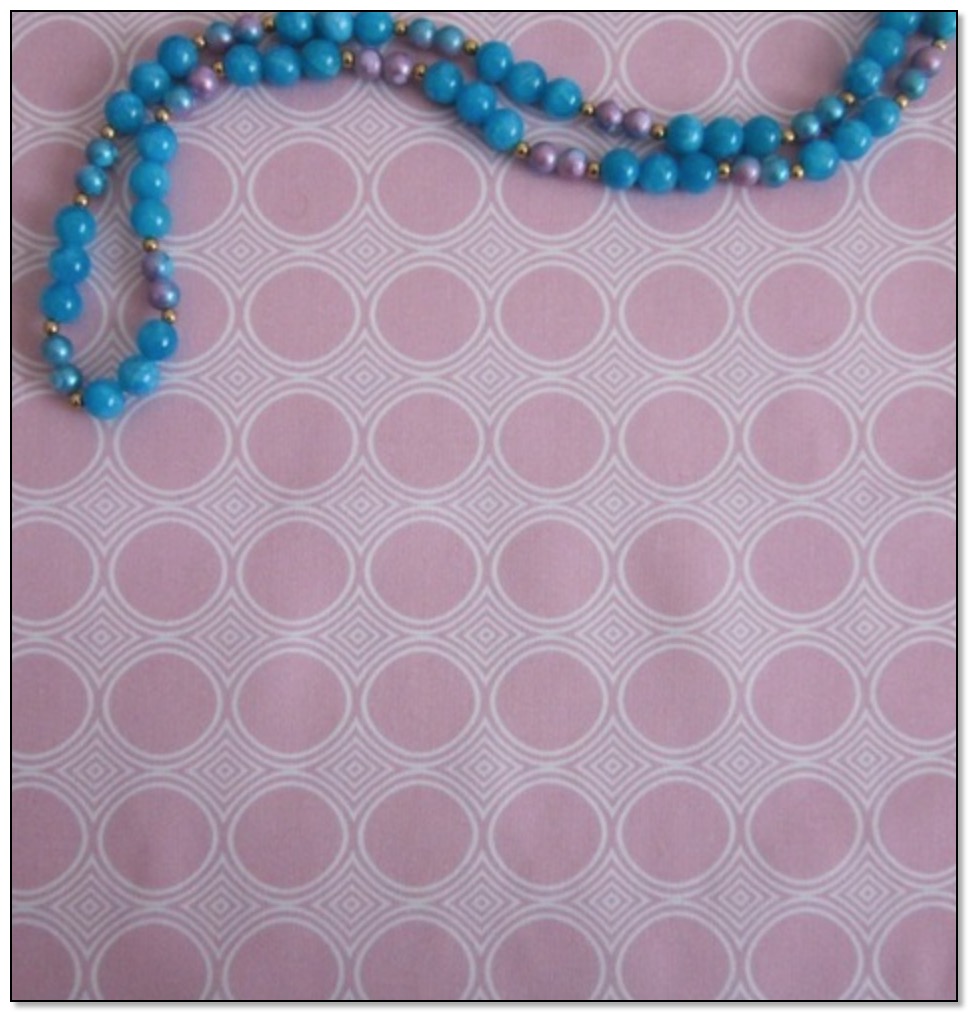 The Gingezel pink dot fabric included in Trend Bible 2014/2015